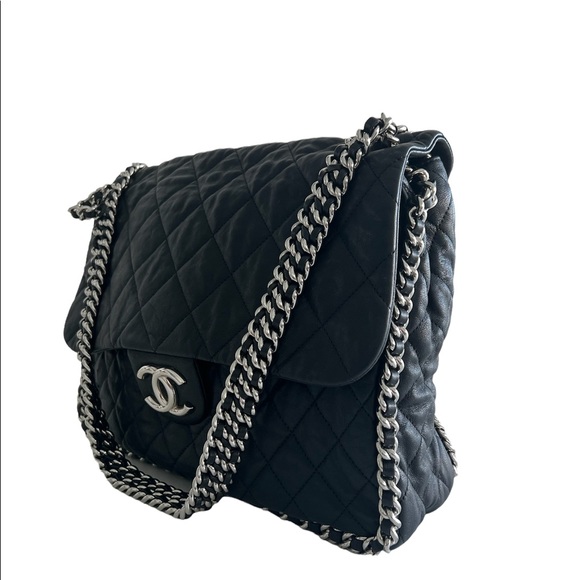 💎Authentic💎Chanel bag in great condition. - Picture 2 of 4